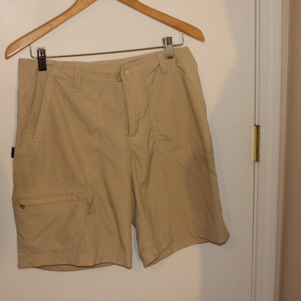 Patagonia Size 8 Khaki Cargo Shorts